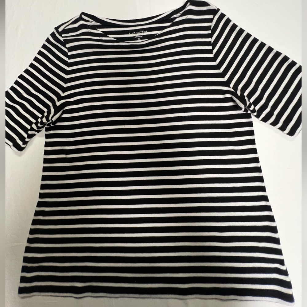 CHARTER CLUB BLACK AND WHITE PIMA COTTON SHORT SLEEVE TEE SHIRT. SIZE XL